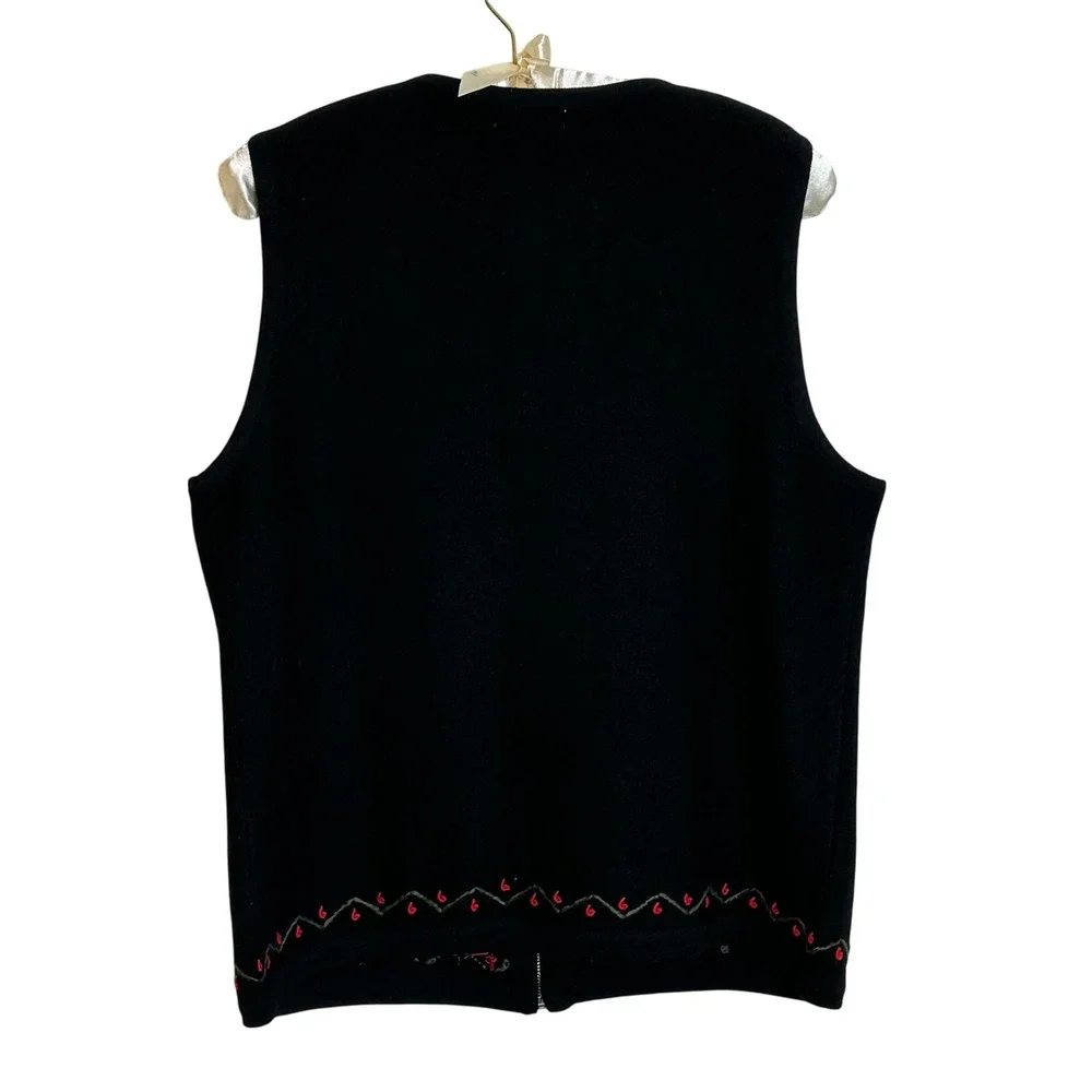 Vintage Charter Club Wool Christmas Vest Size L Black Red Holly Baskets Appliqué